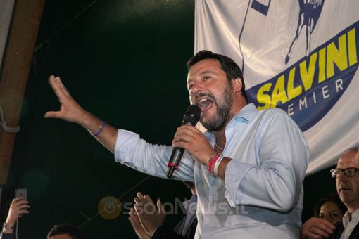 Salvini propone di abbassare le bollette con i soldi dell'idroelettrico, ma va contro la legge del suo stesso partito in Piemonte e in Lombardia