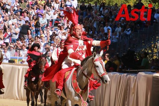 Palio di Asti: intervista al Capitano Michele Gandolfo: "Il mio anno più bello? Questo. È l'anno della ripartenza" Palio di Asti: intervista al Capitano Michele Gandolfo: "Il mio anno più bello? Questo. È l'anno della ripartenza"