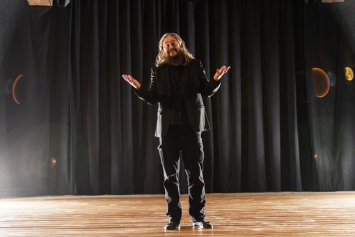 Oxilia, a Crevola lo spettacolo teatrale di Roberto Mercadini