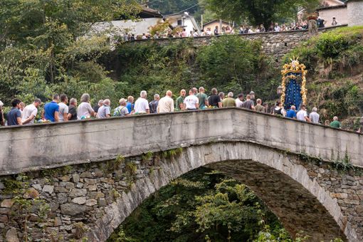 Calasca, tanti fedeli per la processione della Madonna della Gurva