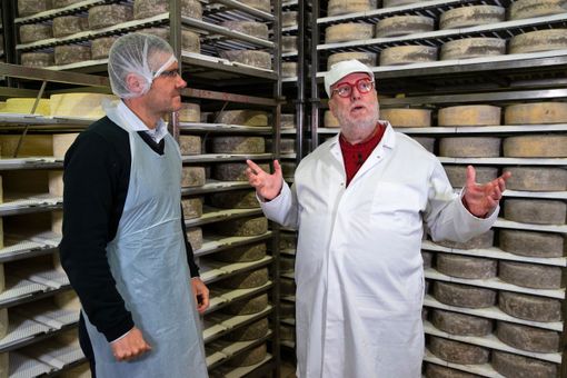 La Latteria di Crodo festeggia 60 anni di attività: testimonial d'eccezione Edoardo Raspelli La Latteria di Crodo festeggia 60 anni di attività: testimonial d'eccezione Edoardo Raspelli