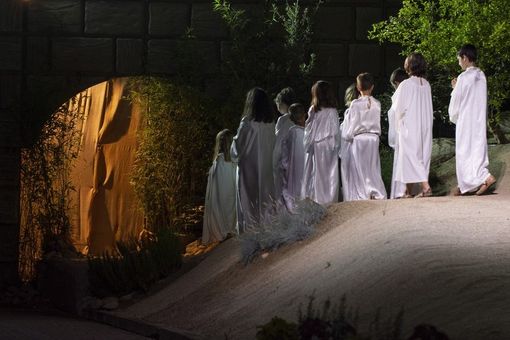 I bambini dell’Associazione Teatro Popolare di Sordevolo si preparano alla loro Passione I bambini dell’Associazione Teatro Popolare di Sordevolo si preparano alla loro Passione