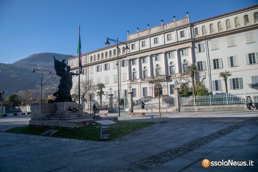 Il debutto del Giugno Insieme dedicato ai frontalieri e alla loro "Alba chiara" Il debutto del Giugno Insieme dedicato ai frontalieri e alla loro "Alba chiara"