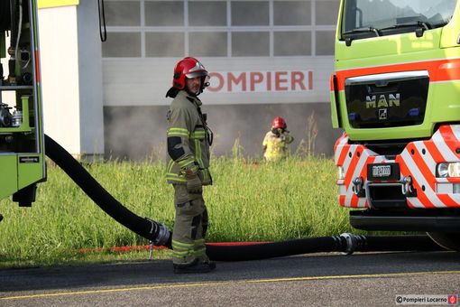 Fiamme in una palazzina di sei piani a Locarno