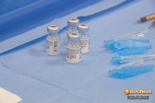 Vaccini covid: dall'8 febbraio tocca alle forze dell'ordine, dal 15 al personale scolastico