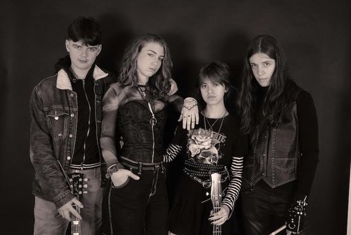 Gli Ice Wings lanciano il singolo d’esordio “Cola Malediction”