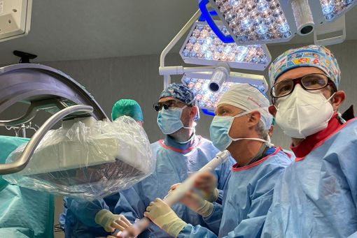 Nuovo intervento all'avanguardia per l'equipe del cardiochirurgo di origini ossolane Andrea Audo