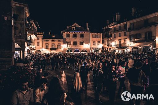 Si balla in piazza Mercato con la Silent Disco