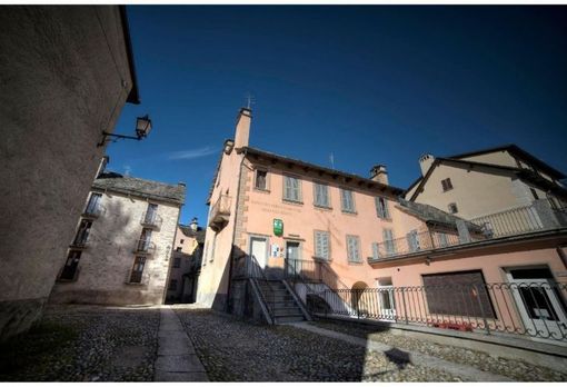 Un viaggio nella tradizione della calce: dimostrazione e cortometraggio al Museo di Malesco