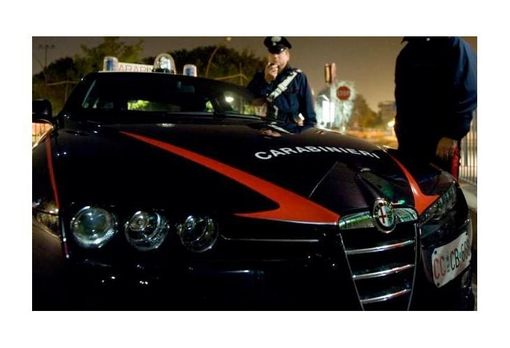 Sorpreso dai carabinieri con un coltello a serramanico Sorpreso dai carabinieri con un coltello a serramanico