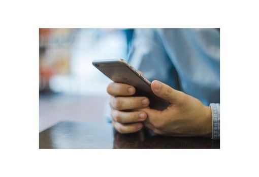 Stop all’uso dello smartphone a scuola: la nuova direttiva del ministro Valditara