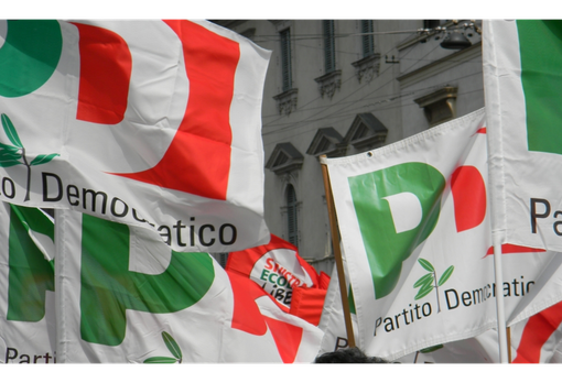 Al via le primarie per il segretario Pd: si sceglie tra Bonaccini e Schlein Al via le primarie per il segretario Pd: si sceglie tra Bonaccini e Schlein