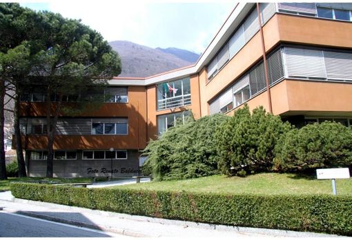 A Villa si spengono le luci ma l'amministrazione aumenta le indennità di giunta di quasi 35mila euro