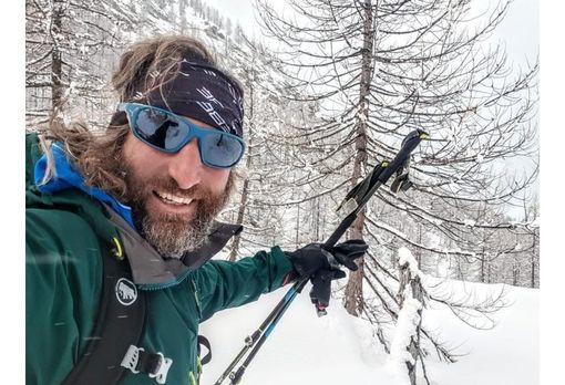 Il forte alpinista e sciatore estremo Cala Cimenti travolto da una valanga