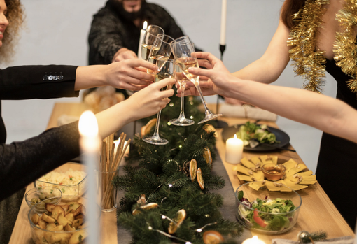 Capodanno, il costo del Cenone a casa aumenta quasi del 10%: i consigli per risparmiare