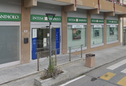 Uniti per Villa: &quot;Preoccupati per la chiusura degli sportelli cassa di Banca Intesa&quot;