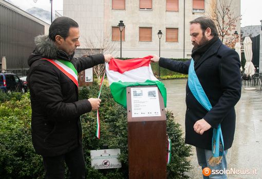 “Per non dimenticare”, scoperta la targa commemorativa in Piazza Repubblica FOTO “Per non dimenticare”, scoperta la targa commemorativa in Piazza Repubblica FOTO