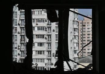 Ucraina, pioggia di dron su Kiev: esplosioni in città. Russia abbatte 38 velivoli diretti a Mosca
