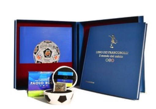 Disponibile anche nel Vco il libro dei francobolli “Il mondo del calcio”