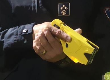 Il taser di cui sarà presto dotata la polizia municipale domese Il taser di cui sarà presto dotata la polizia municipale domese
