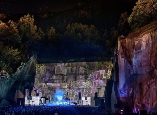 Nextones, un weekend di musica elettronica in cava Nextones, un weekend di musica elettronica in cava
