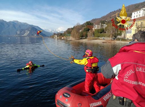 Vigili del fuoco, corso di formazione in ambiente acquatico per i volontari del Vco