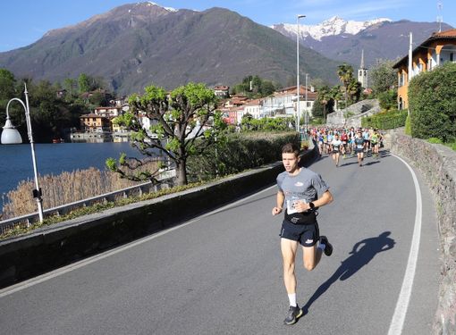 Roberto Giacomotti conquista l'Ossola Trail di Mergozzo