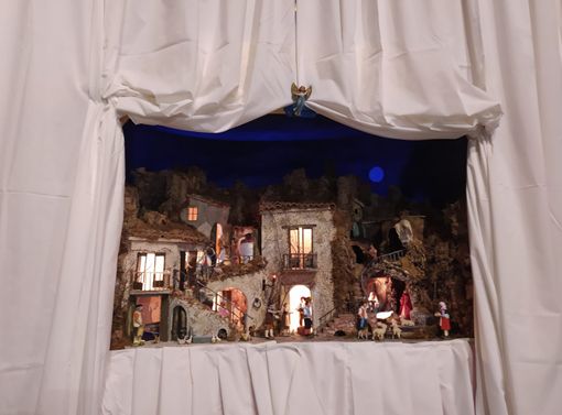 La Collegiata accoglie il presepe di Fara Novarese