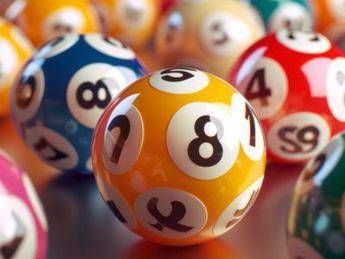 Superenalotto, numeri combinazione vincente oggi 14 marzo