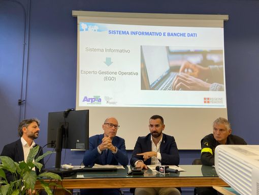 Presentato a Novara il nuovo laboratorio mobile di Arpa per le emergenze ambientali Presentato a Novara il nuovo laboratorio mobile di Arpa per le emergenze ambientali