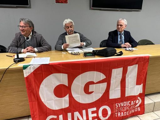 Emergenza abitativa, i sindacati contro la Regione: "Meno sagre e più edilizia popolare" Emergenza abitativa, i sindacati contro la Regione: "Meno sagre e più edilizia popolare"