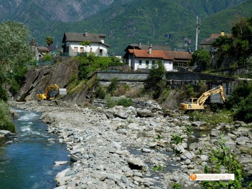 Lavori nell'Ovesca vicino alla sede Cai Lavori nell'Ovesca vicino alla sede Cai