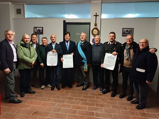 Domodossola, consegnati diplomi e spille ai neo soci Anioc Domodossola, consegnati diplomi e spille ai neo soci Anioc