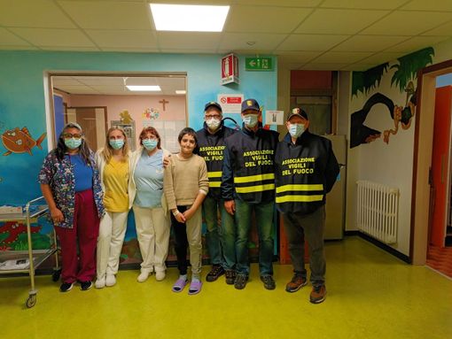 Una Befana speciale per i piccoli ricoverati in pediatria al 'Castelli' Una Befana speciale per i piccoli ricoverati in pediatria al 'Castelli'