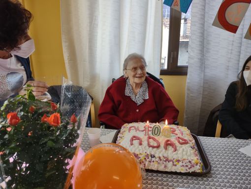 Vogogna, casa di riposo in festa per i 100 anni della signora Ada Zenna