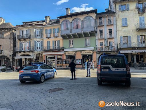 Controlli della polizia nel fine settimana: sanzioni per possesso di cocaina e hashish Controlli della polizia nel fine settimana: sanzioni per possesso di cocaina e hashish