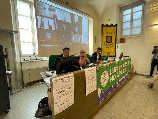 Grandi predatori, sindaci e amministratori a confronto sulla sicurezza nelle zone montane Grandi predatori, sindaci e amministratori a confronto sulla sicurezza nelle zone montane