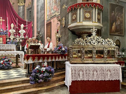 Malesco, celebrato il 350° anniversario dell'arrivo delle reliquie di San Metrobio FOTO Malesco, celebrato il 350° anniversario dell'arrivo delle reliquie di San Metrobio FOTO