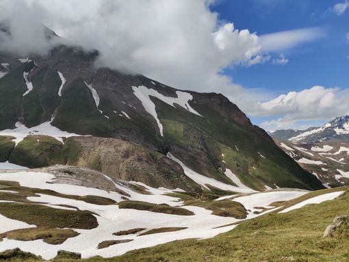 Cade scivolando per 100 metri in alta Formazza, grave un 33enne di Cameri Cade scivolando per 100 metri in alta Formazza, grave un 33enne di Cameri