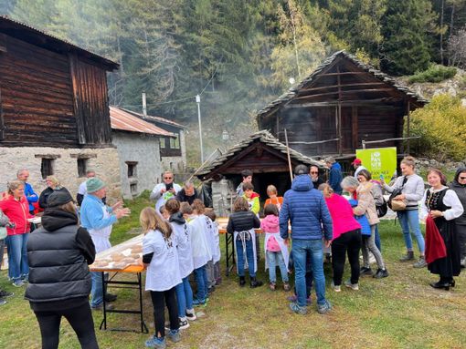 Un successo Lo Pan Ner in Ossola: festa del pane, delle persone, delle tradizioni Un successo Lo Pan Ner in Ossola: festa del pane, delle persone, delle tradizioni