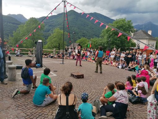 Castelli in Aria: ecco il programma domenicale del festival degli artisti di strada