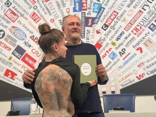 Marco Manzo un Romano dalla Biennale di Venezia al MET di New York fino a Art Basel Miami Beach 2024 Marco Manzo un Romano dalla Biennale di Venezia al MET di New York fino a Art Basel Miami Beach 2024