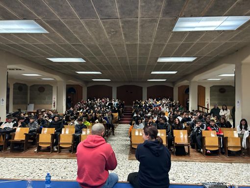 Da promessa del calcio a rapinatore, all'Enaip di Domo l'incontro con Daniel Zaccaro Da promessa del calcio a rapinatore, all'Enaip di Domo l'incontro con Daniel Zaccaro