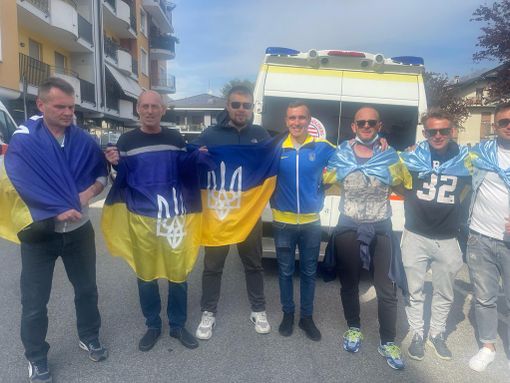 Vasyl Matviychuk partito da Domo con 6 ambulanze per portare aiuti in Ucraina FOTO E VIDEO Vasyl Matviychuk partito da Domo con 6 ambulanze per portare aiuti in Ucraina FOTO E VIDEO