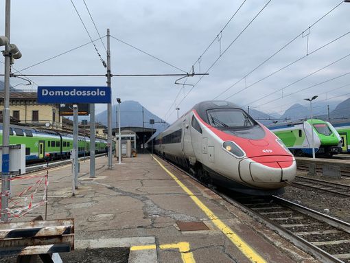 Malore sul treno in arrivo a Domo, morto un passeggero svizzero
