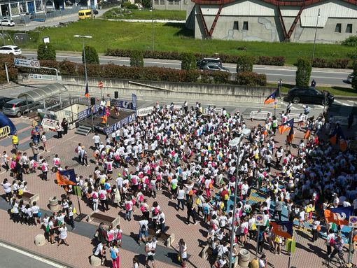 Oltre 900 partecipanti a “Coloriamo Lo sport” Oltre 900 partecipanti a “Coloriamo Lo sport”