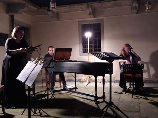 In tanti al Calvario per il concerto 'a lume di candela'    FOTO E VIDEO In tanti al Calvario per il concerto 'a lume di candela'    FOTO E VIDEO