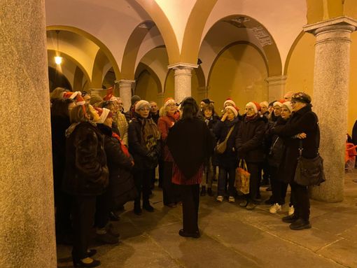 I cori Seo Cai e Gaudium hanno scaldato la Vigilia in piazza Mercato FOTO