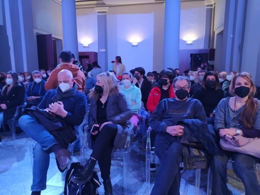 Tanti giovani e 'meno' giovani all'incontro domese con don Alberto Ravagnani VIDEO Tanti giovani e 'meno' giovani all'incontro domese con don Alberto Ravagnani VIDEO