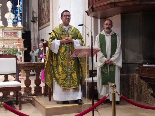 I fedeli hanno accolto don Alessandro Maffioli VIDEO